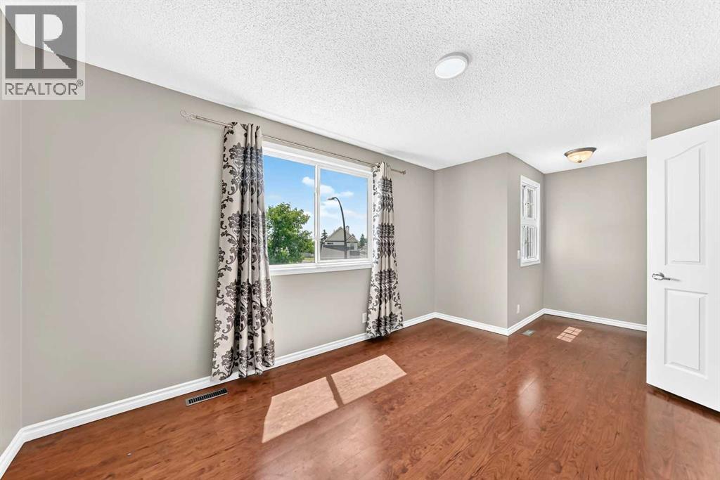 171 Erin Woods Drive Se, Calgary, Alberta  T2B 2V7 - Photo 19 - A2322817