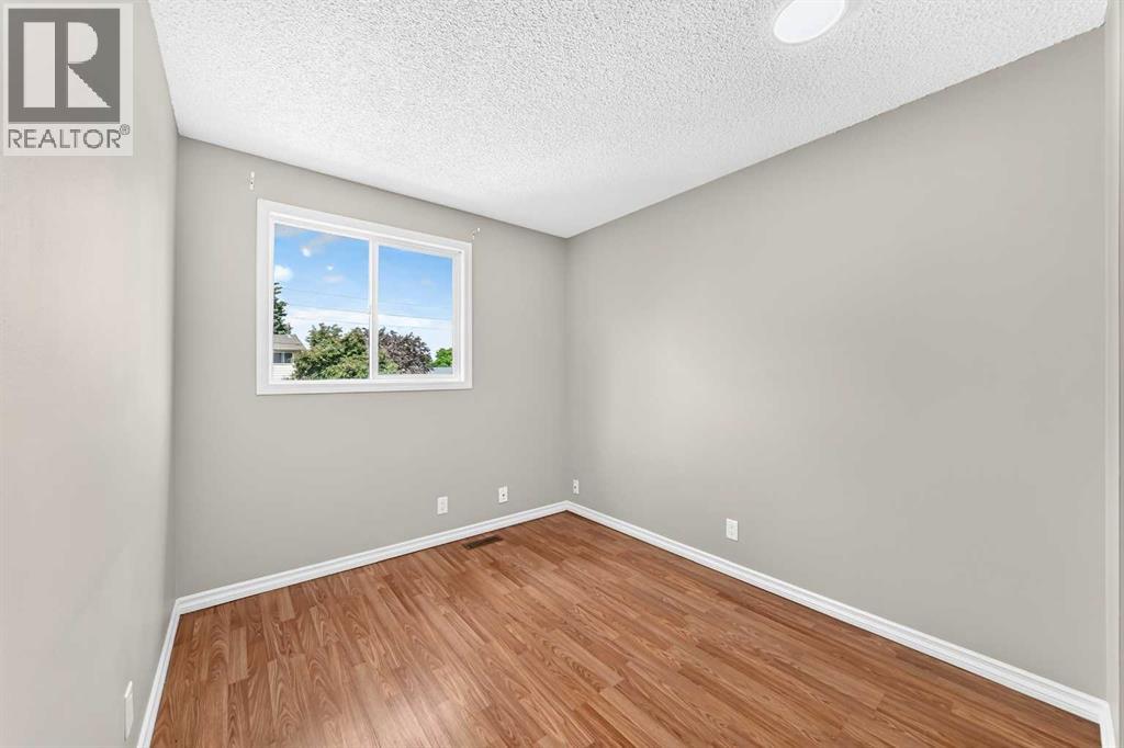 171 Erin Woods Drive Se, Calgary, Alberta  T2B 2V7 - Photo 23 - A2322817