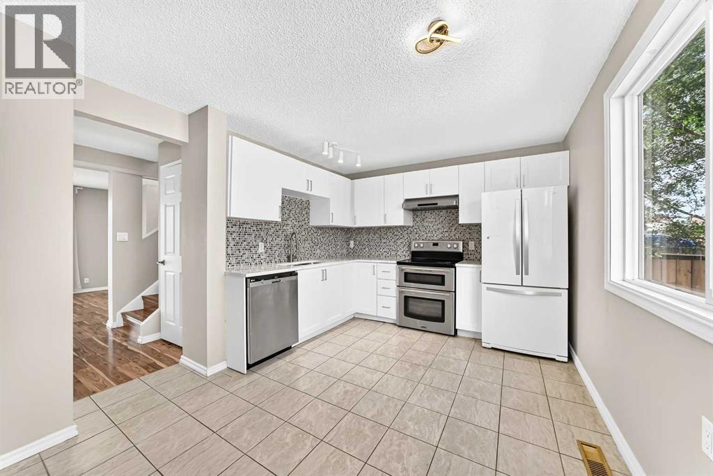 171 Erin Woods Drive Se, Calgary, Alberta  T2B 2V7 - Photo 6 - A2322817