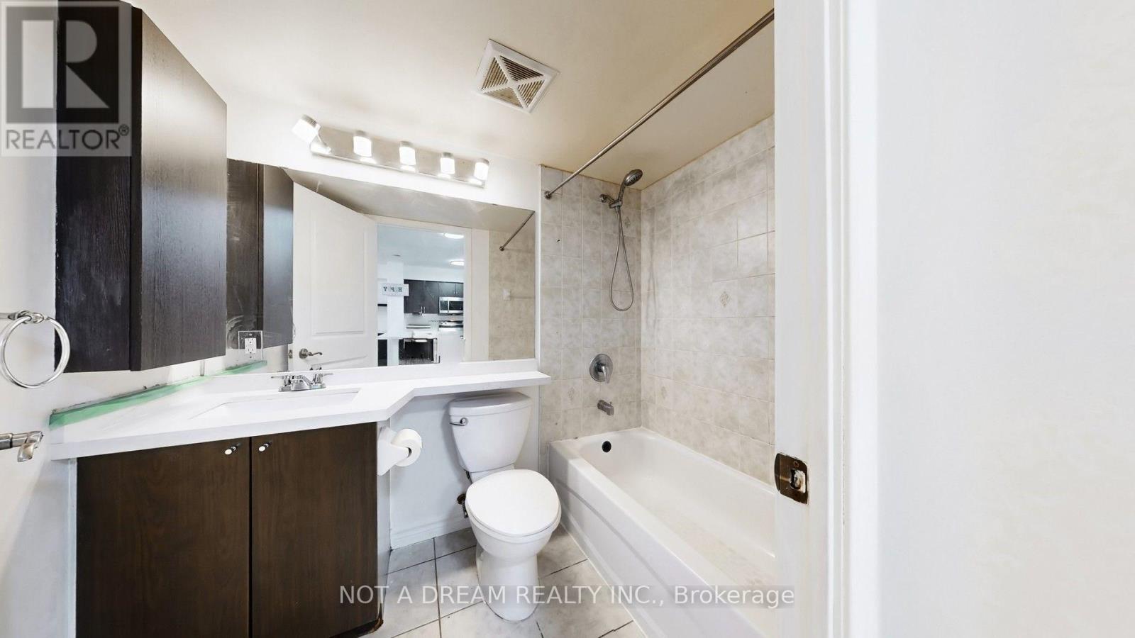 416 - 872 Sheppard Avenue W, Toronto, Ontario  M3H 5V5 - Photo 43 - C13609260