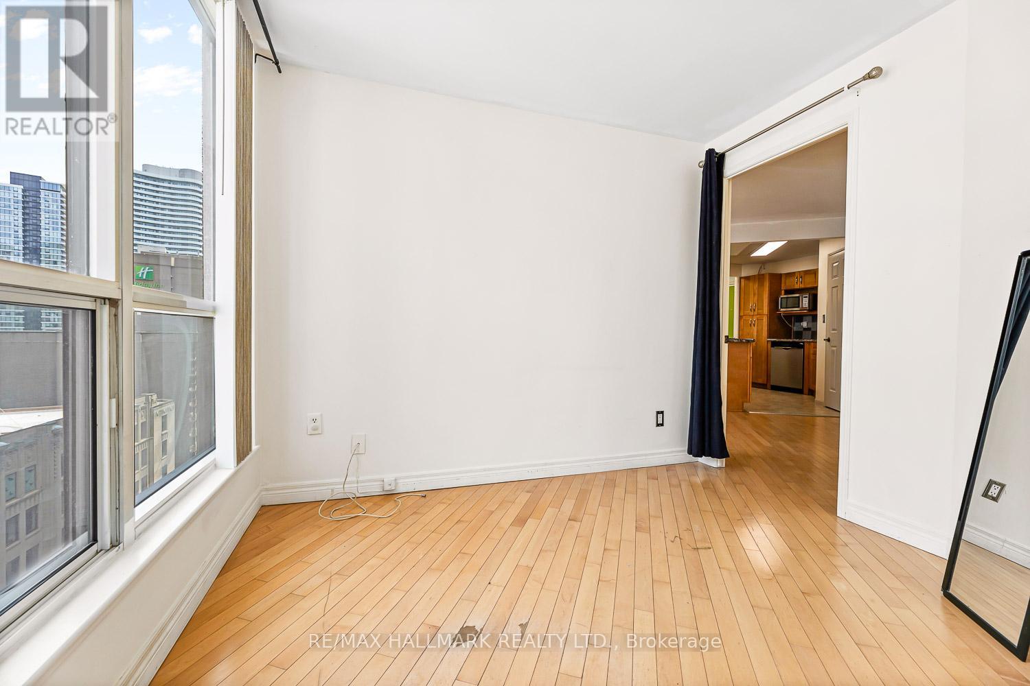 1813 - 7 Carlton Street, Toronto, Ontario  M5B 2M3 - Photo 18 - C13609304
