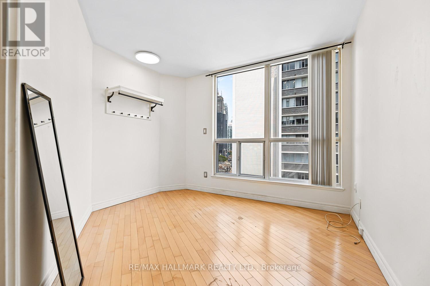 1813 - 7 Carlton Street, Toronto, Ontario  M5B 2M3 - Photo 19 - C13609304