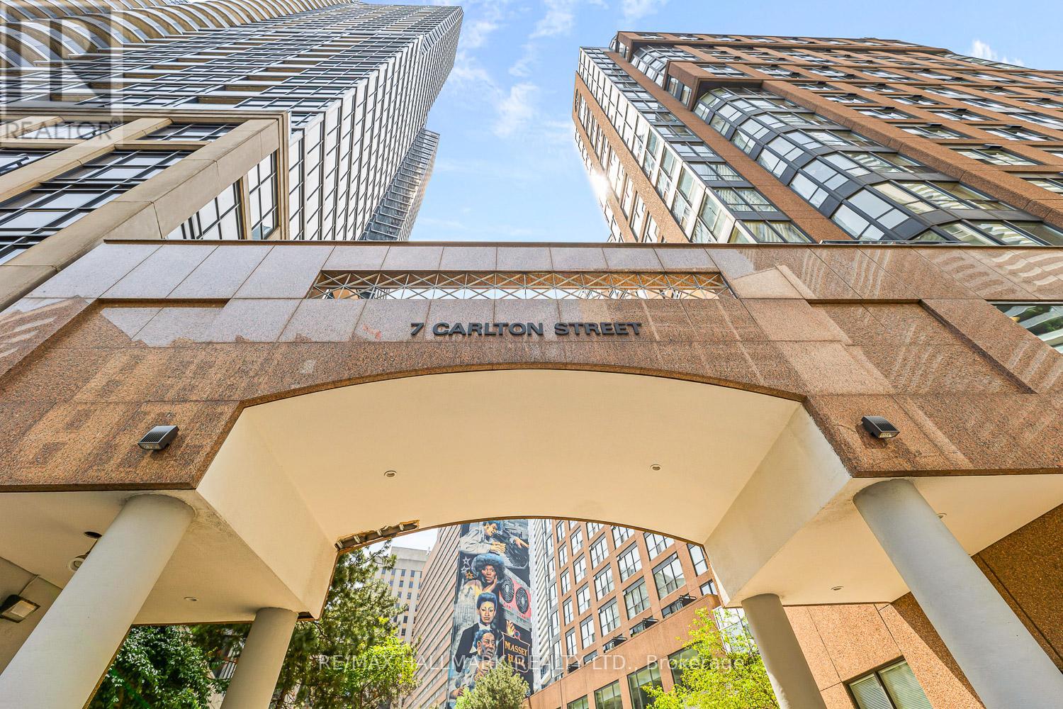 1813 - 7 Carlton Street, Toronto, Ontario  M5B 2M3 - Photo 2 - C13609304