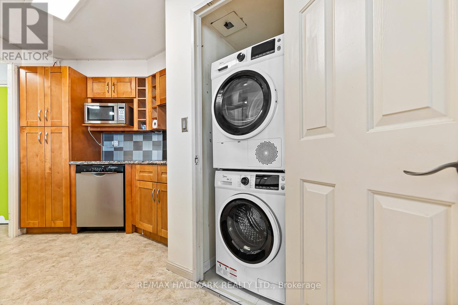 1813 - 7 Carlton Street, Toronto, Ontario  M5B 2M3 - Photo 7 - C13609304
