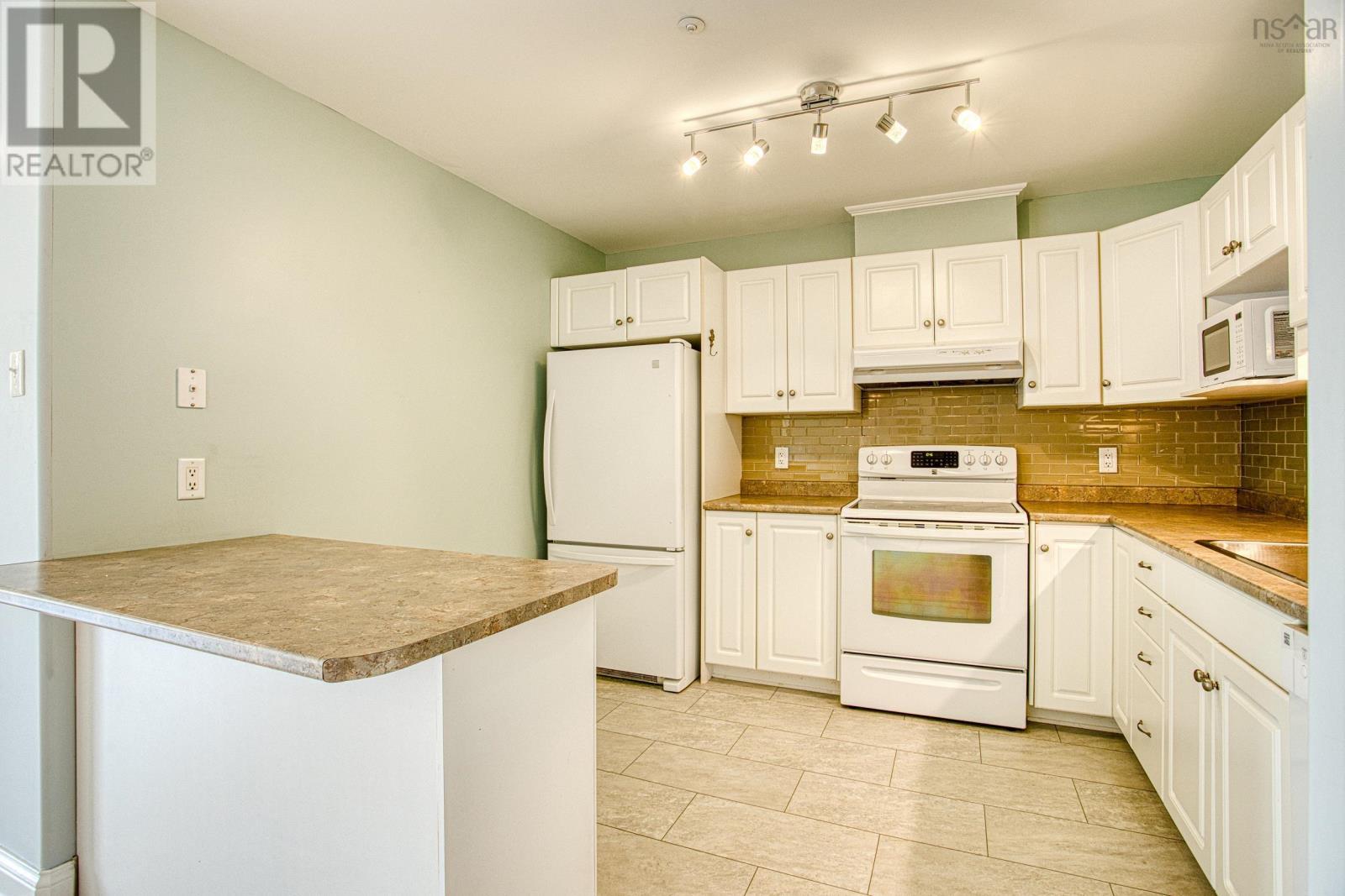 212 202 Walter Havill Drive, Halifax, Nova Scotia B3N 3M4 - Photo 7 - 202613612