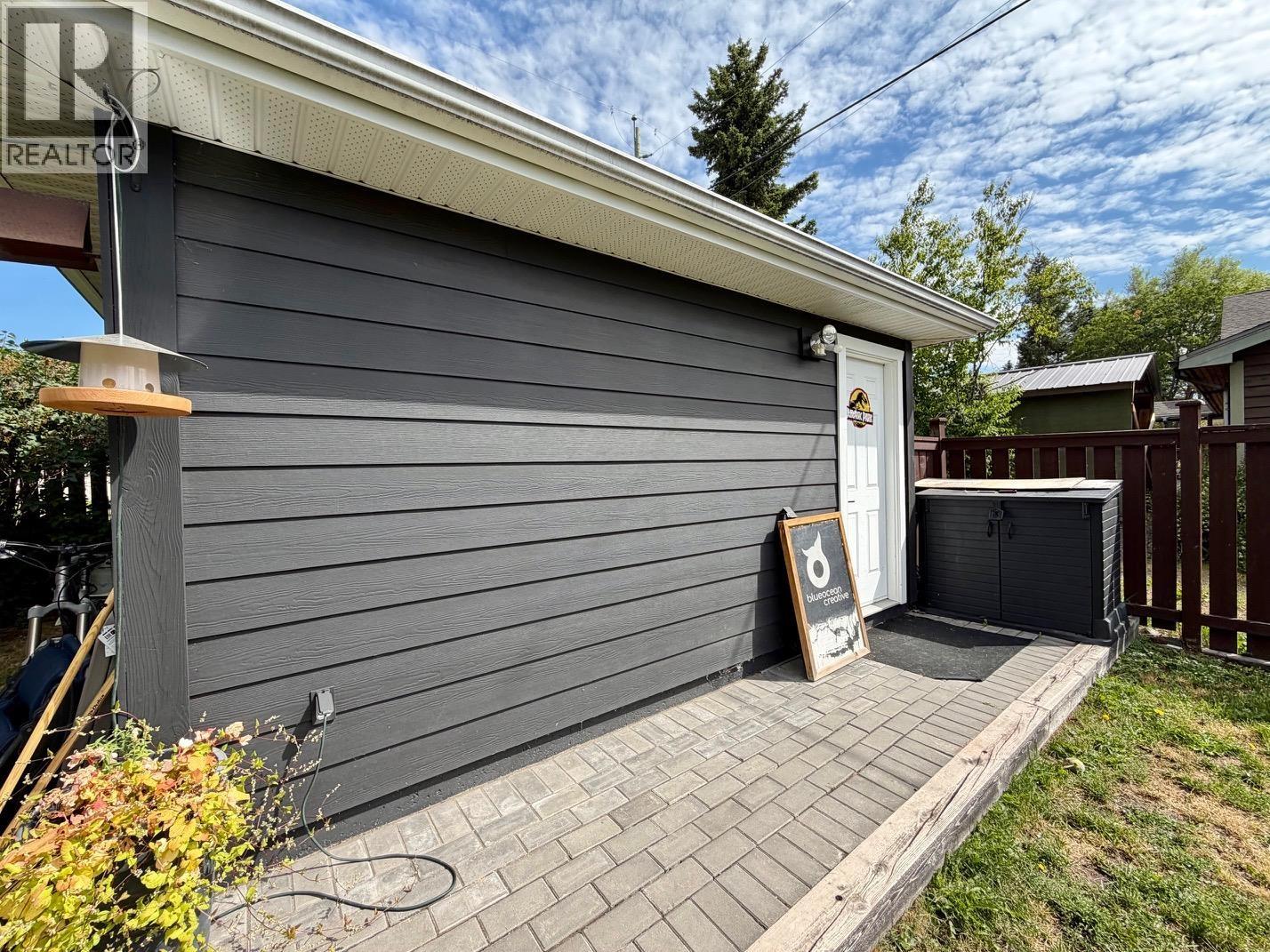 3888 11th Avenue, Smithers, British Columbia  V0J 2N0 - Photo 32 - R3149657