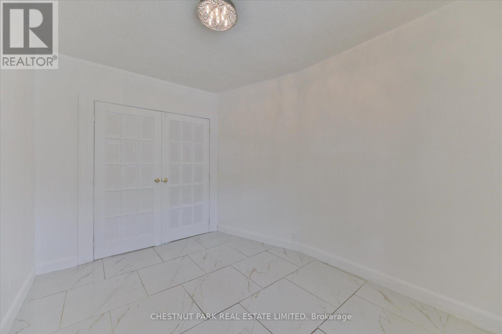 Main & Bsmt - 13 Silver Avenue, Toronto, Ontario  M6R 1X9 - Photo 10 - W13609318