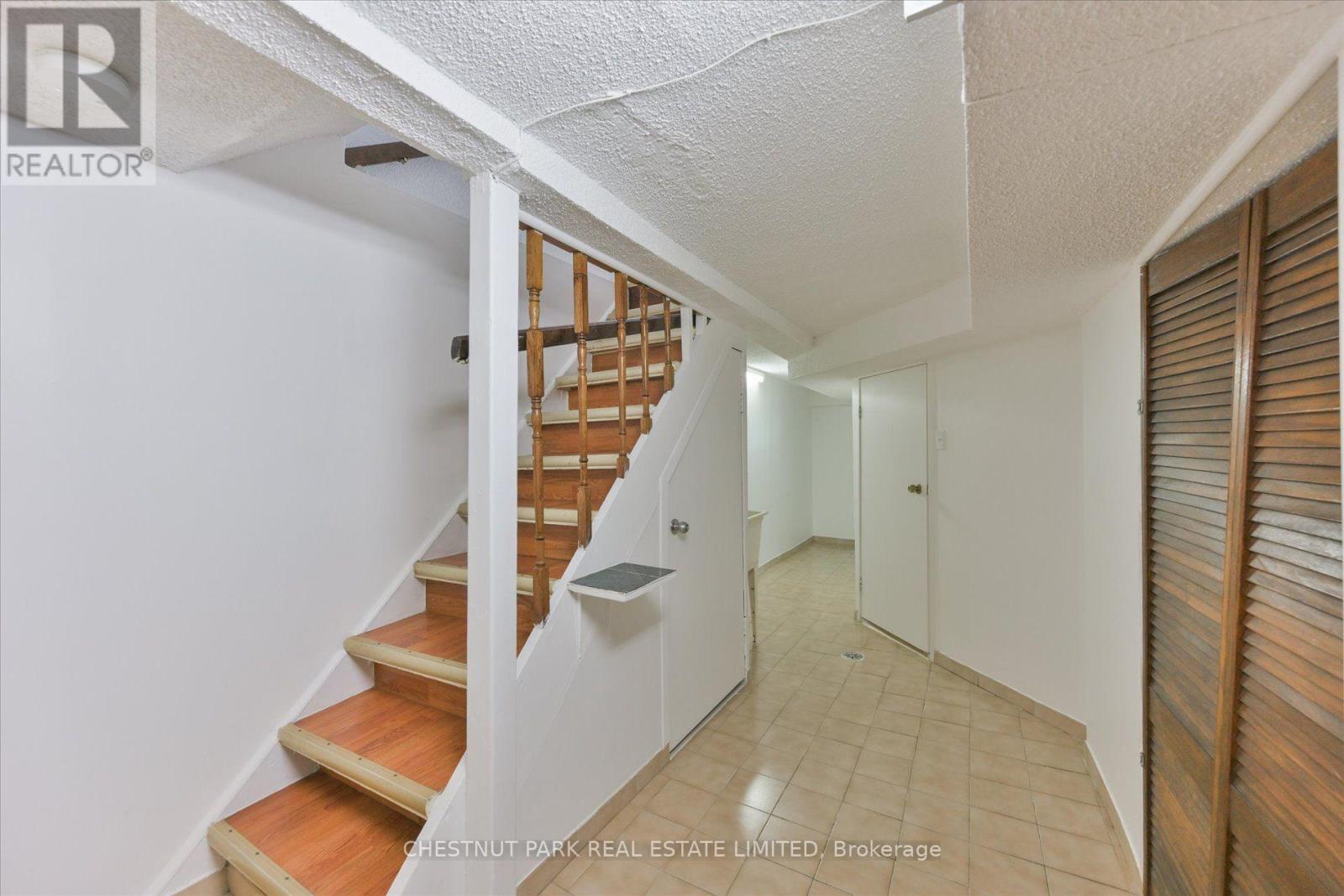 Main & Bsmt - 13 Silver Avenue, Toronto, Ontario  M6R 1X9 - Photo 13 - W13609318