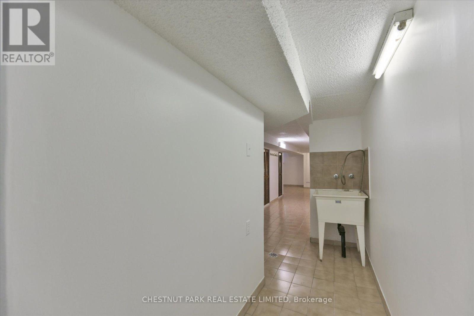 Main & Bsmt - 13 Silver Avenue, Toronto, Ontario  M6R 1X9 - Photo 14 - W13609318