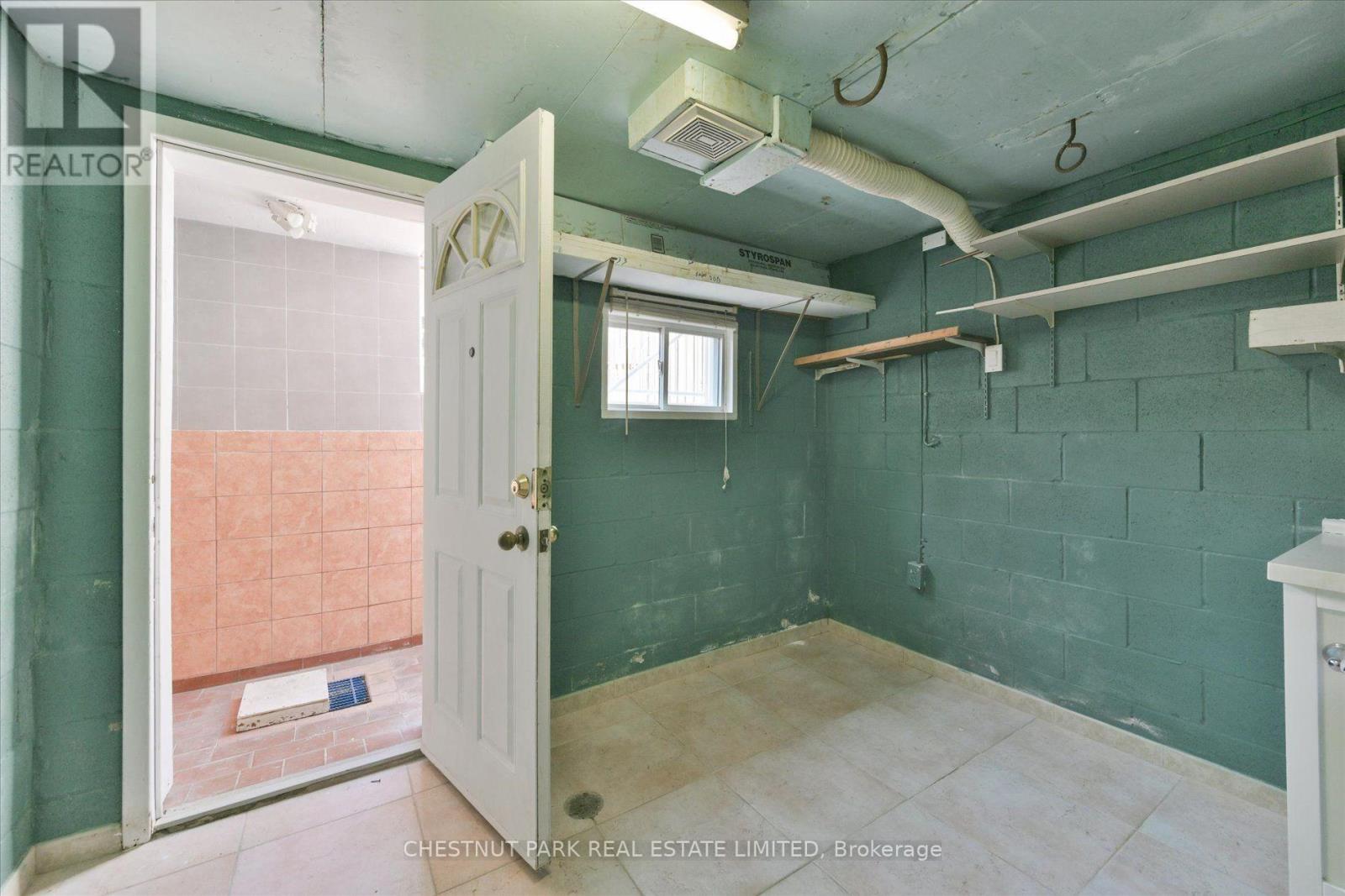 Main & Bsmt - 13 Silver Avenue, Toronto, Ontario  M6R 1X9 - Photo 19 - W13609318