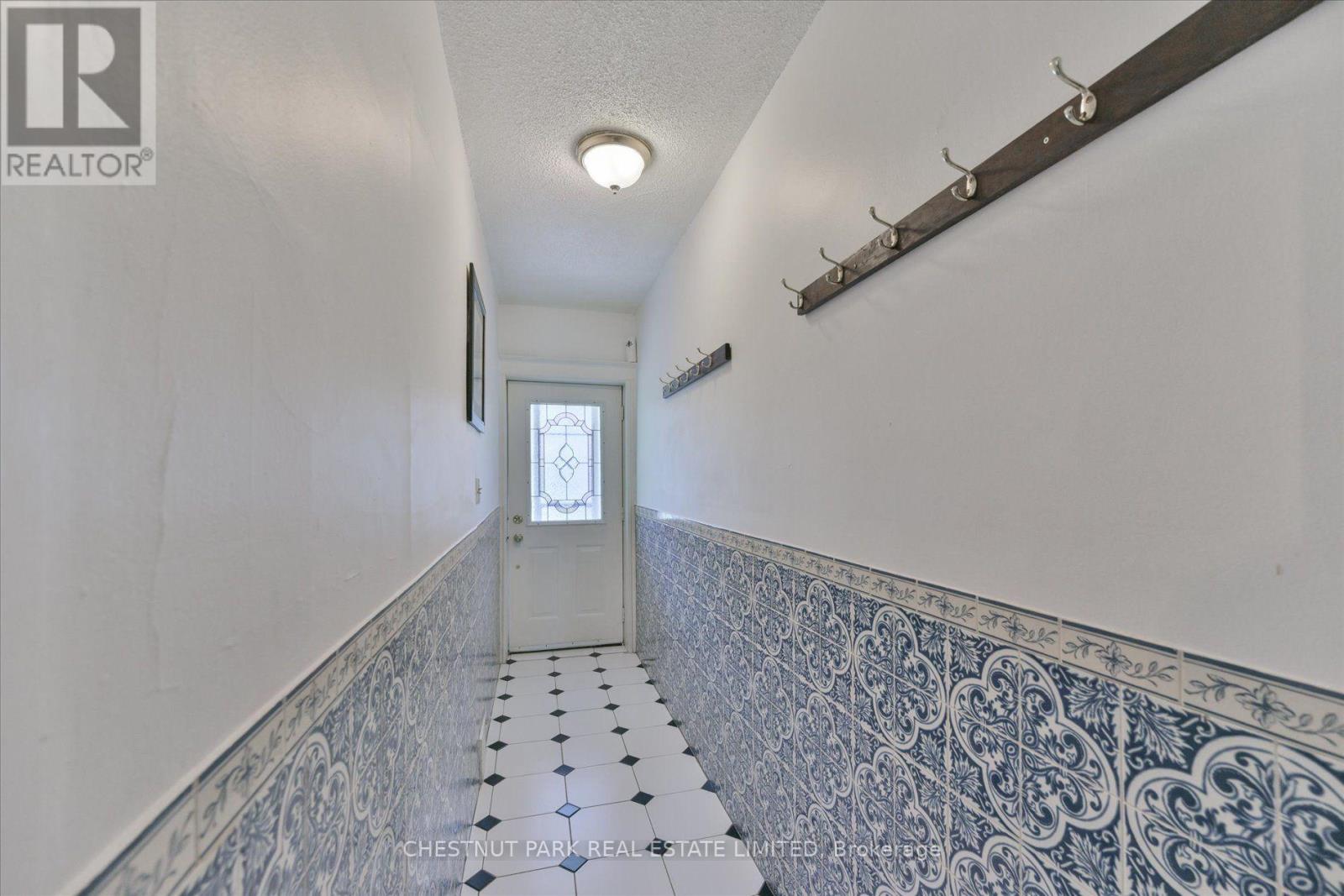 Main & Bsmt - 13 Silver Avenue, Toronto, Ontario  M6R 1X9 - Photo 2 - W13609318