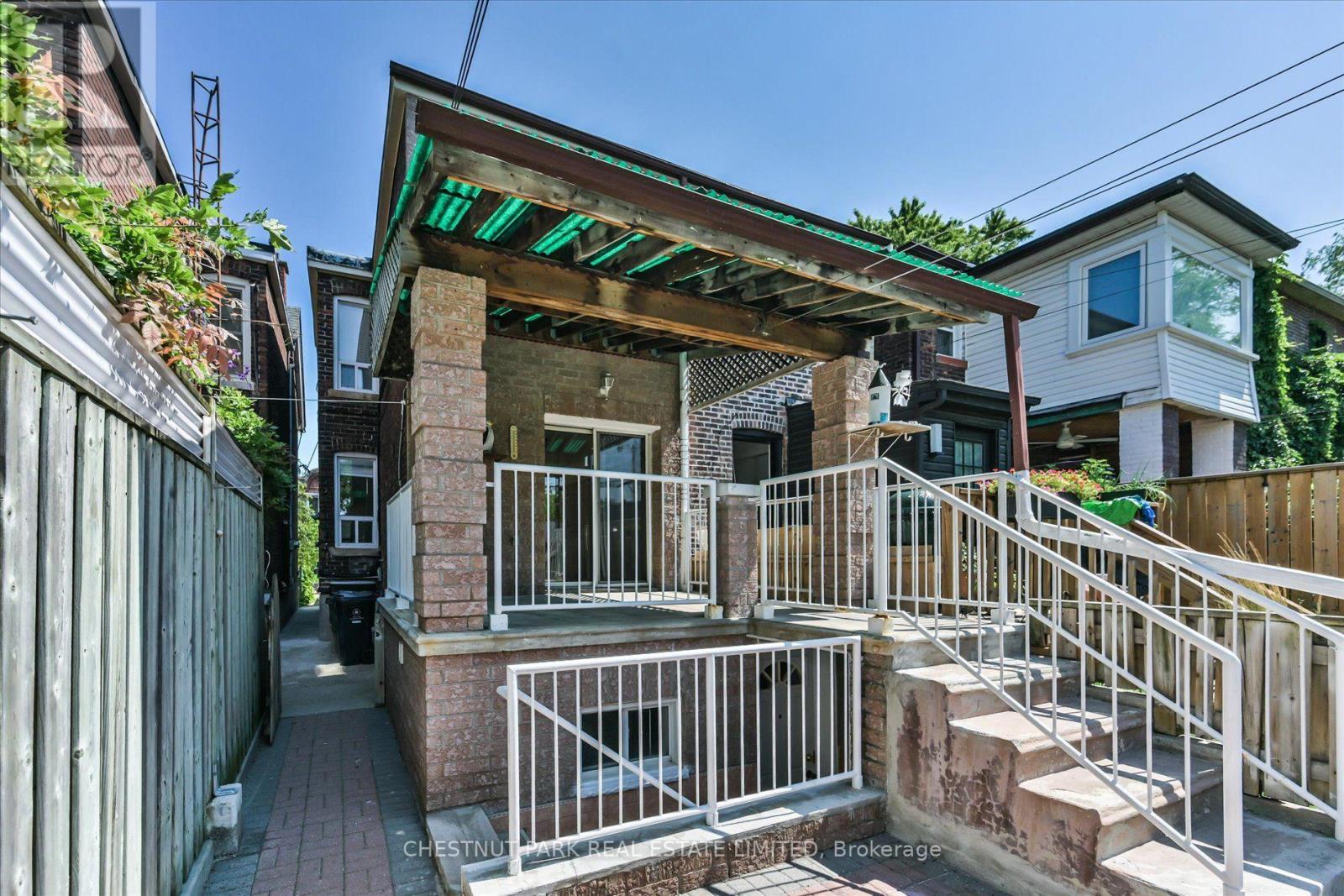 Main & Bsmt - 13 Silver Avenue, Toronto, Ontario  M6R 1X9 - Photo 23 - W13609318
