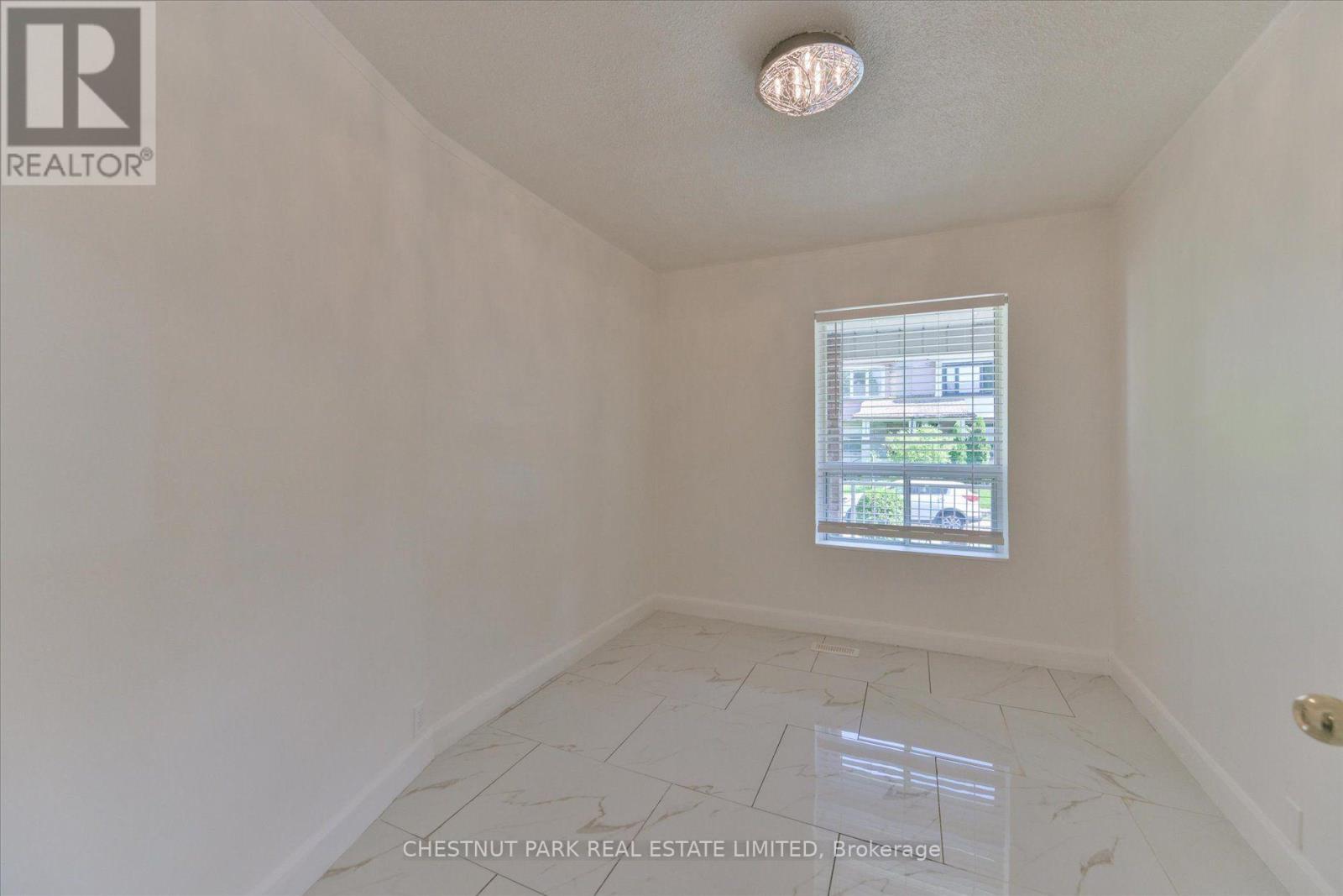 Main & Bsmt - 13 Silver Avenue, Toronto, Ontario  M6R 1X9 - Photo 9 - W13609318