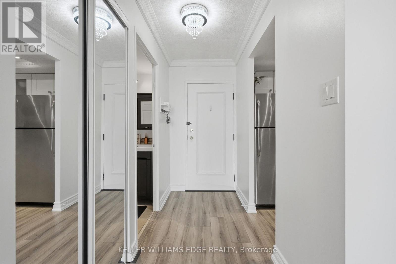 1506 - 265 Enfield Place, Mississauga, Ontario  L5B 3Y7 - Photo 4 - W13609496