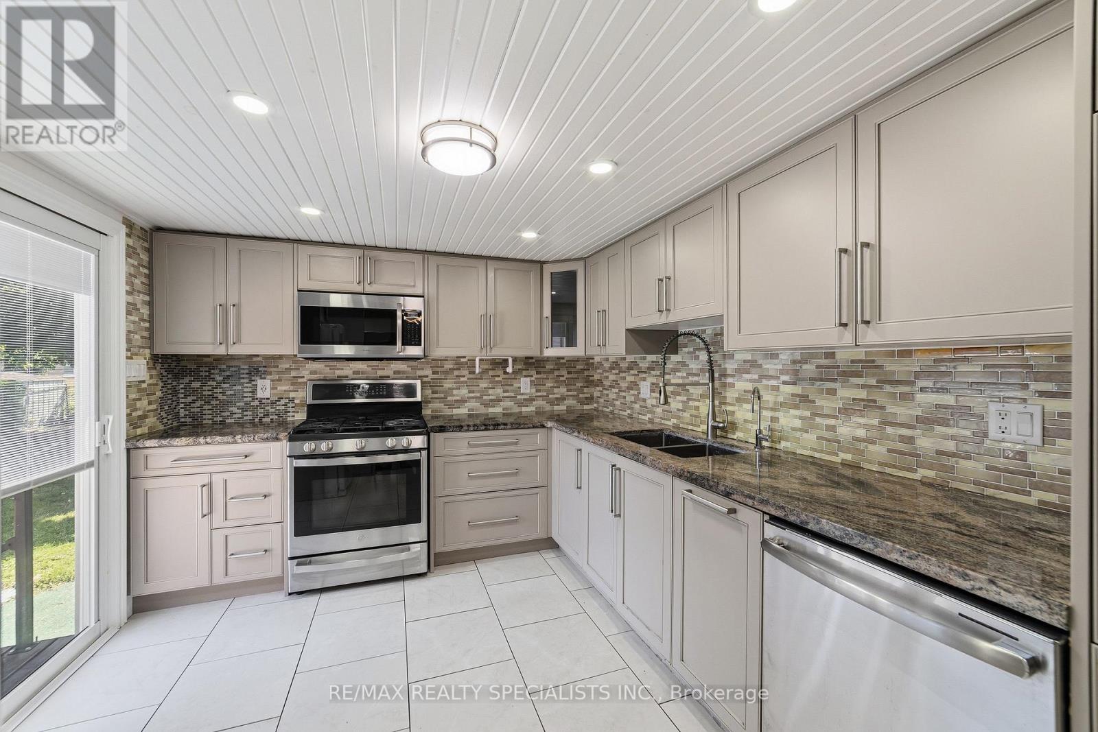 115 Kings Forest Drive, Hamilton, Ontario  L8T 4J8 - Photo 10 - X13609342