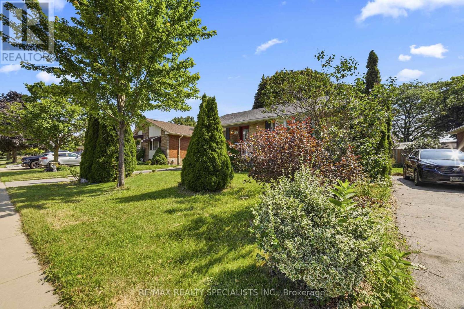 115 Kings Forest Drive, Hamilton, Ontario  L8T 4J8 - Photo 2 - X13609342