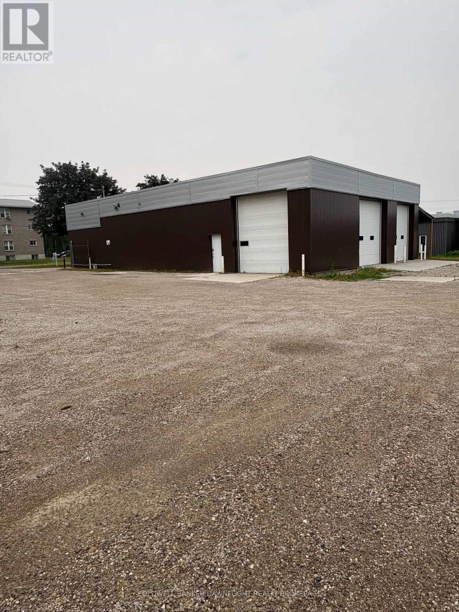 180 Victoria Street W, South Huron, Ontario  N0M 1S2 - Photo 2 - X12593590