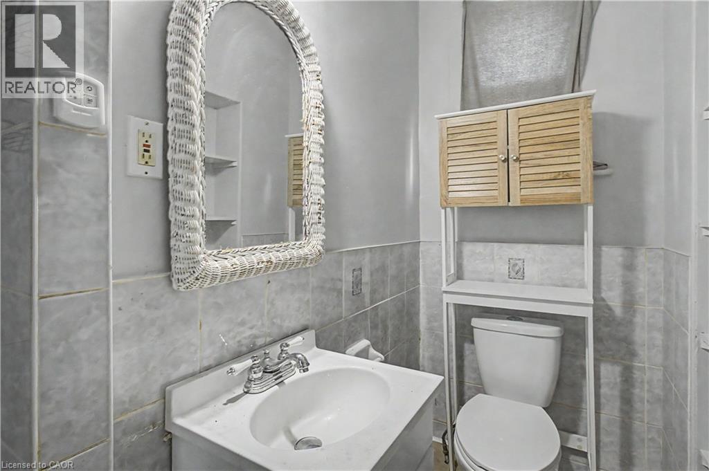 11 Aikman Avenue Unit# Apt 1, Hamilton, Ontario  L8M 1P6 - Photo 13 - 40851090
