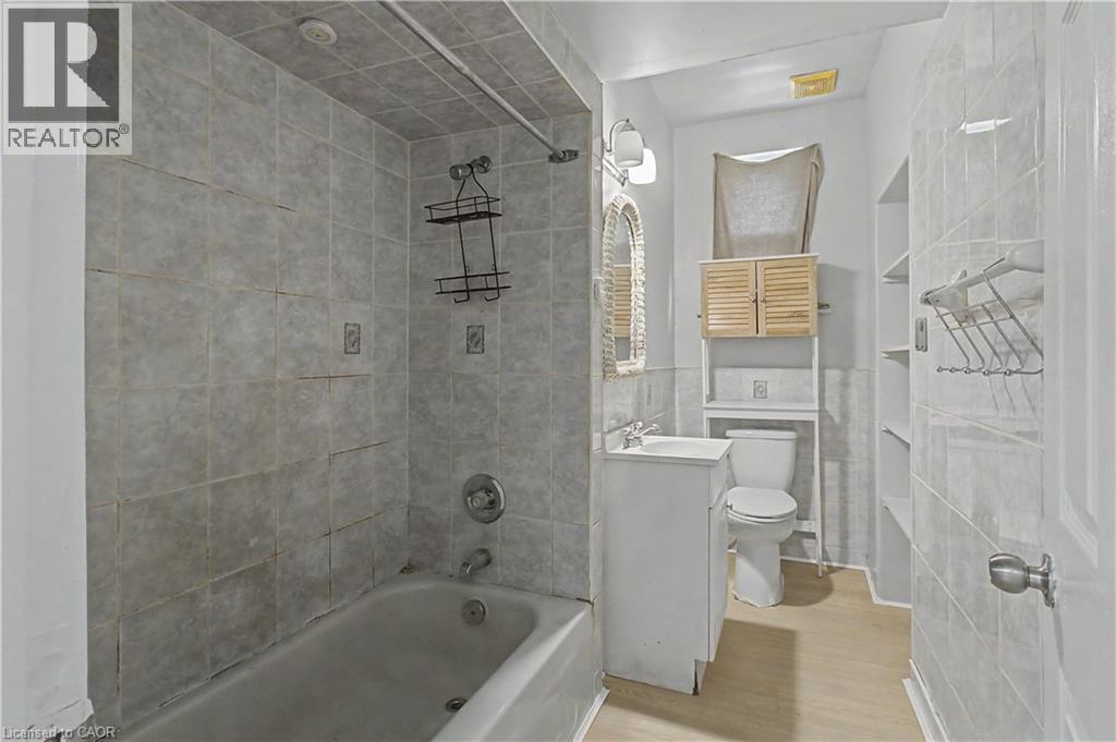 11 Aikman Avenue Unit# Apt 1, Hamilton, Ontario  L8M 1P6 - Photo 14 - 40851090