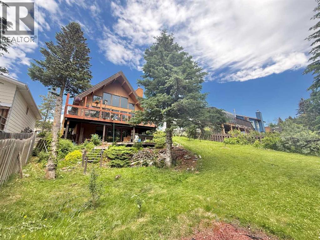137 Reimer Drive, Hinton, Alberta  T7V 1K1 - Photo 3 - A2323711