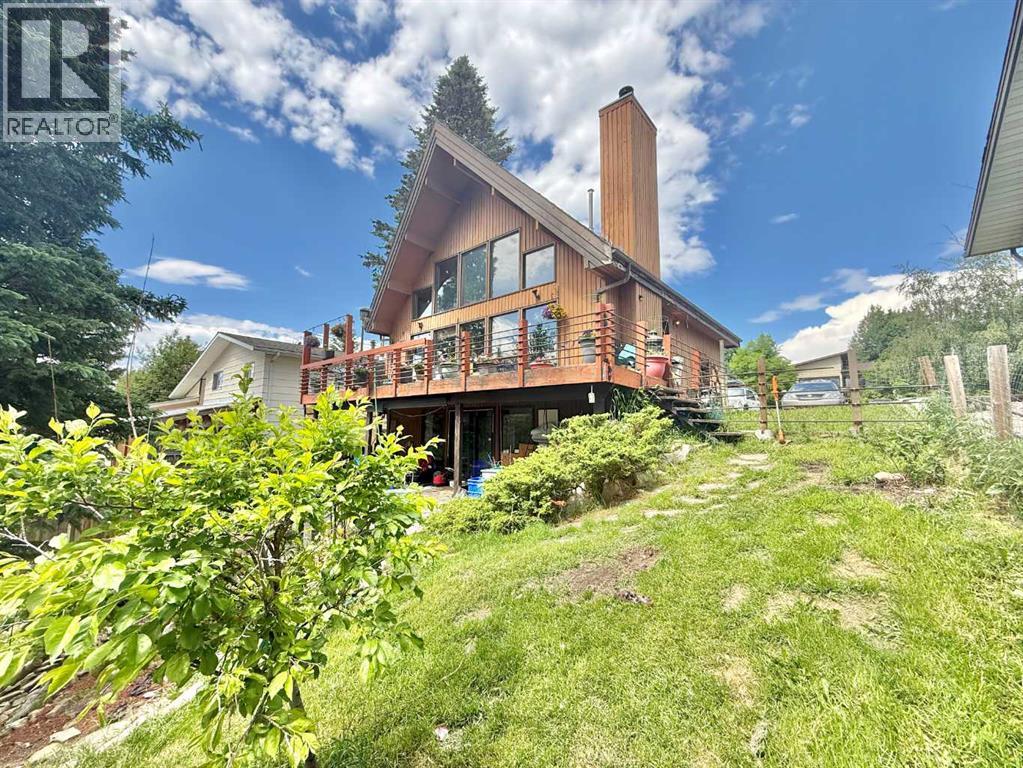 137 Reimer Drive, Hinton, Alberta  T7V 1K1 - Photo 1 - A2323711
