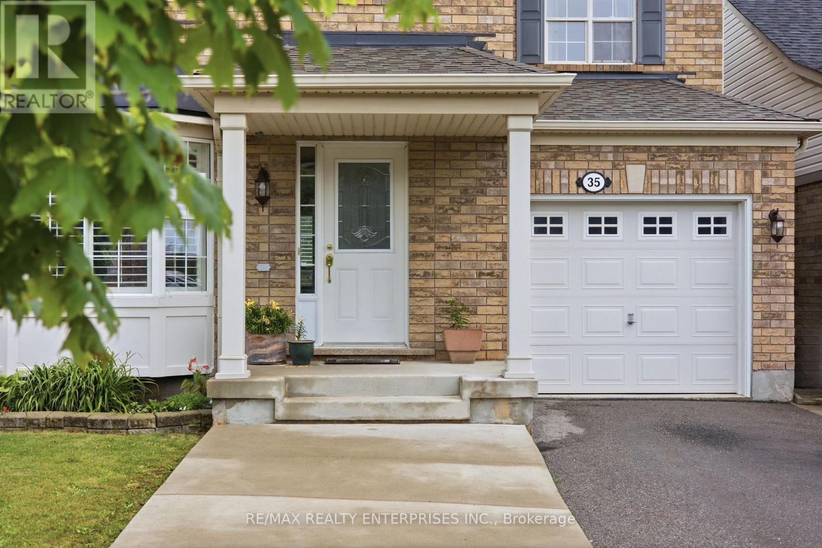 35 Bonavista Drive, Brampton, Ontario  L6X 0N2 - Photo 2 - W13551700
