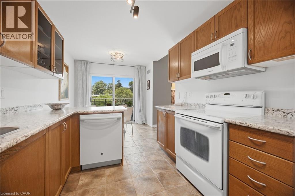 2000 Creekside Drive Unit# 707, Dundas, Ontario  L9H 7S7 - Photo 7 - 40844491