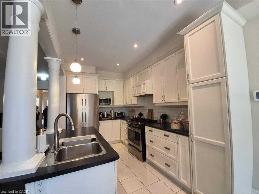 610 Sweetwater Crescent, Newmarket, Ontario  L3X 0H5 - Photo 9 - 40851391