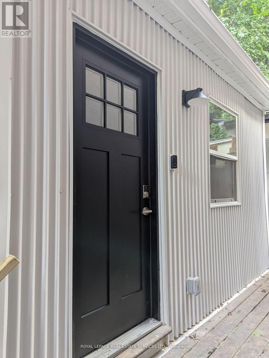 MAIN - 264A HASTINGS AVENUE, Toronto, Ontario