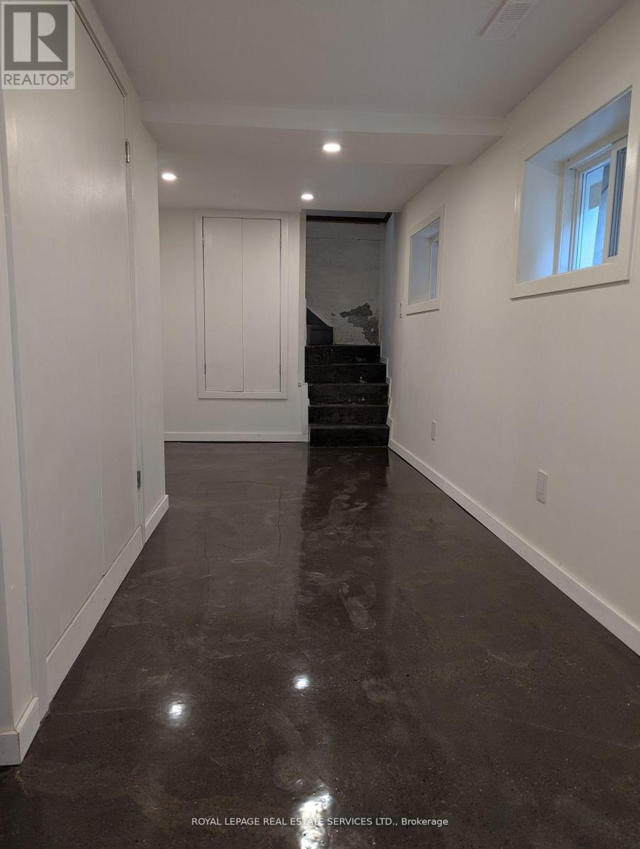 Main - 264a Hastings Avenue, Toronto, Ontario  M4L 2M1 - Photo 13 - E13609542