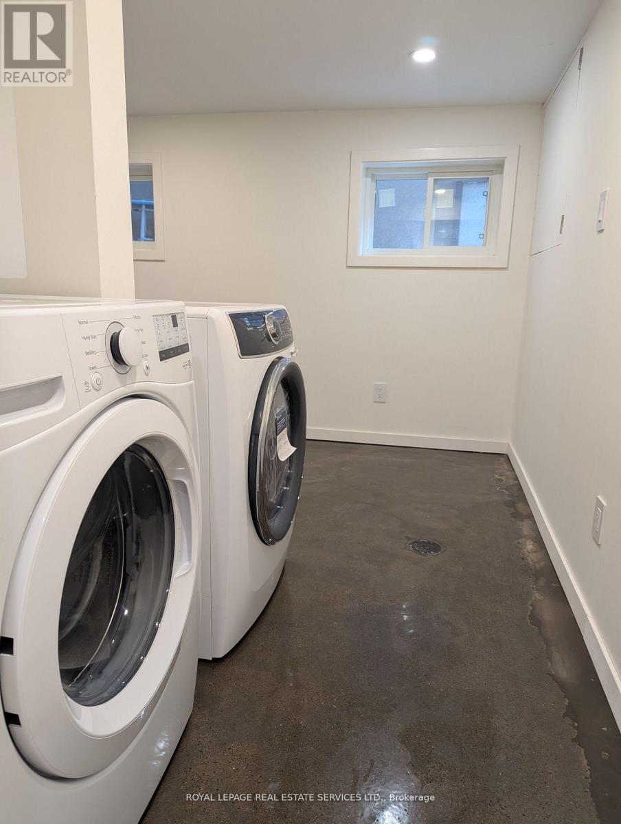 Main - 264a Hastings Avenue, Toronto, Ontario  M4L 2M1 - Photo 16 - E13609542