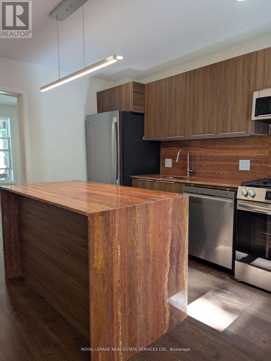 Main - 264a Hastings Avenue, Toronto, Ontario  M4L 2M1 - Photo 6 - E13609542