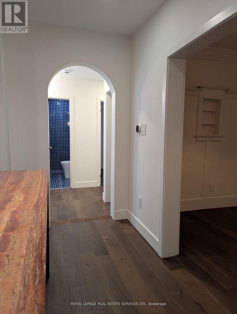 Main - 264a Hastings Avenue, Toronto, Ontario  M4L 2M1 - Photo 8 - E13609542