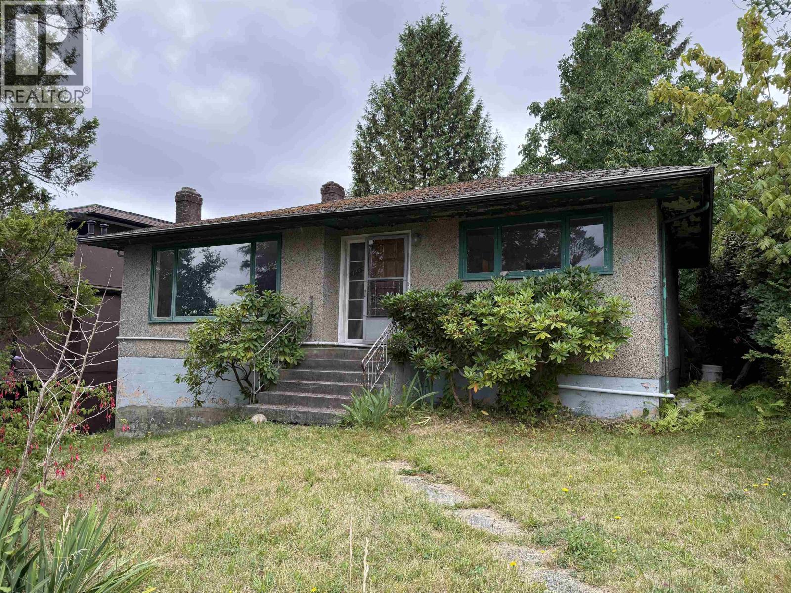 115 N HOWARD AVENUE, Burnaby, British Columbia
