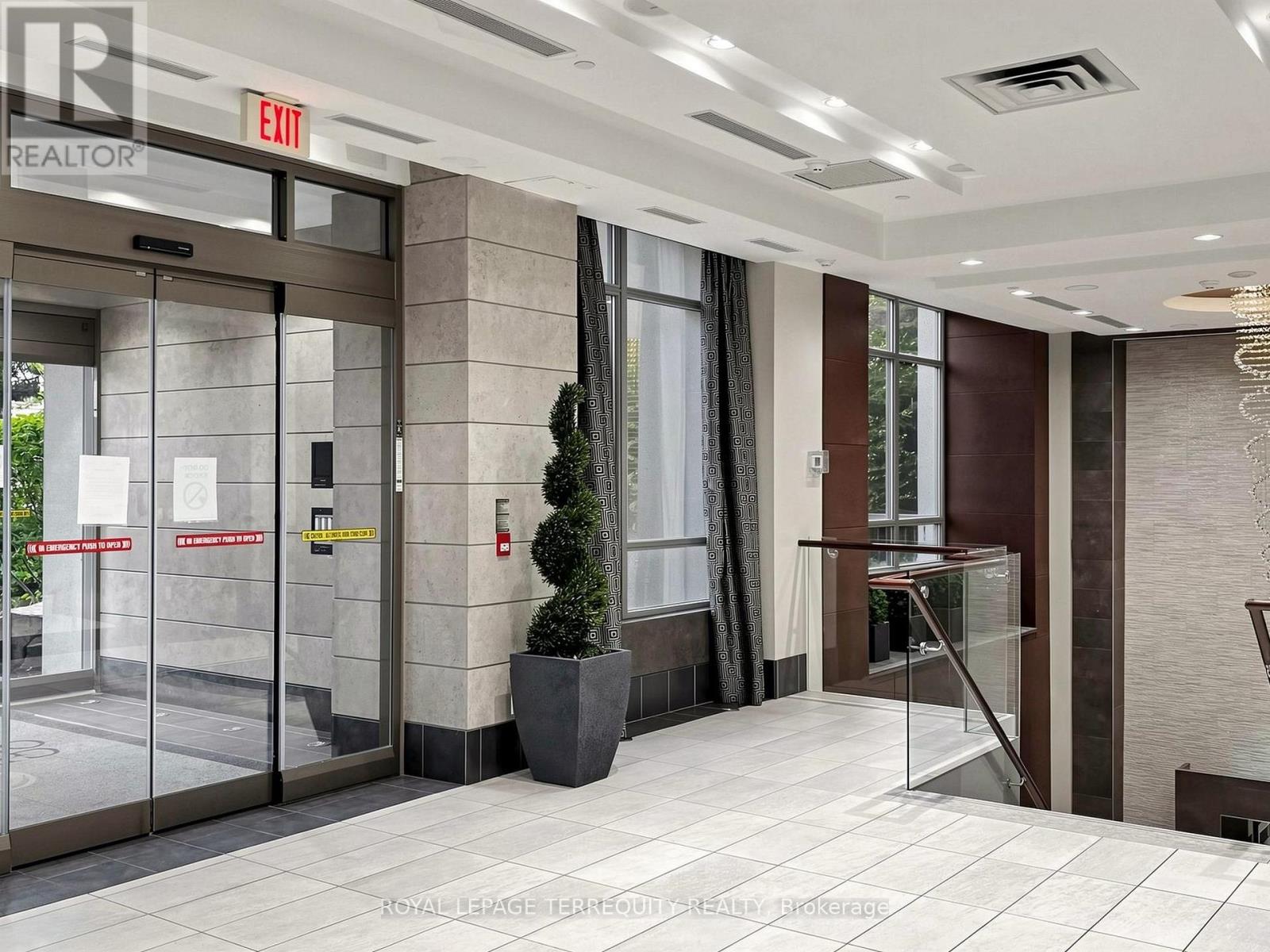 2810 - 310 Burnhamthorpe Road W, Mississauga, Ontario  L5B 4P9 - Photo 4 - W13609518