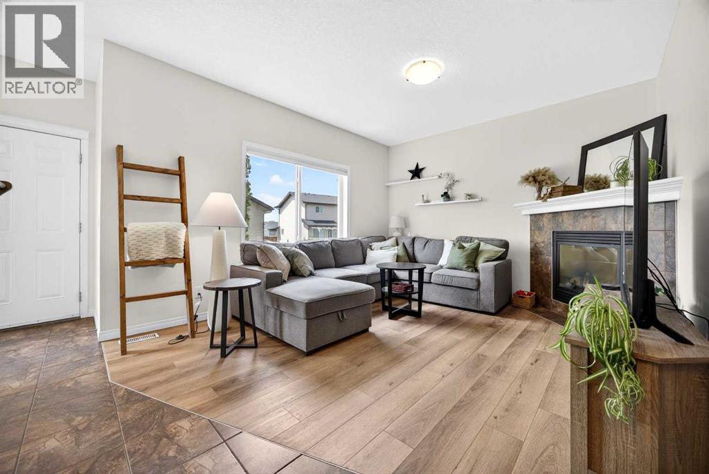 603 600 Carriage Lane Place, Carstairs, Alberta  T0M 0N0 - Photo 4 - A2315757