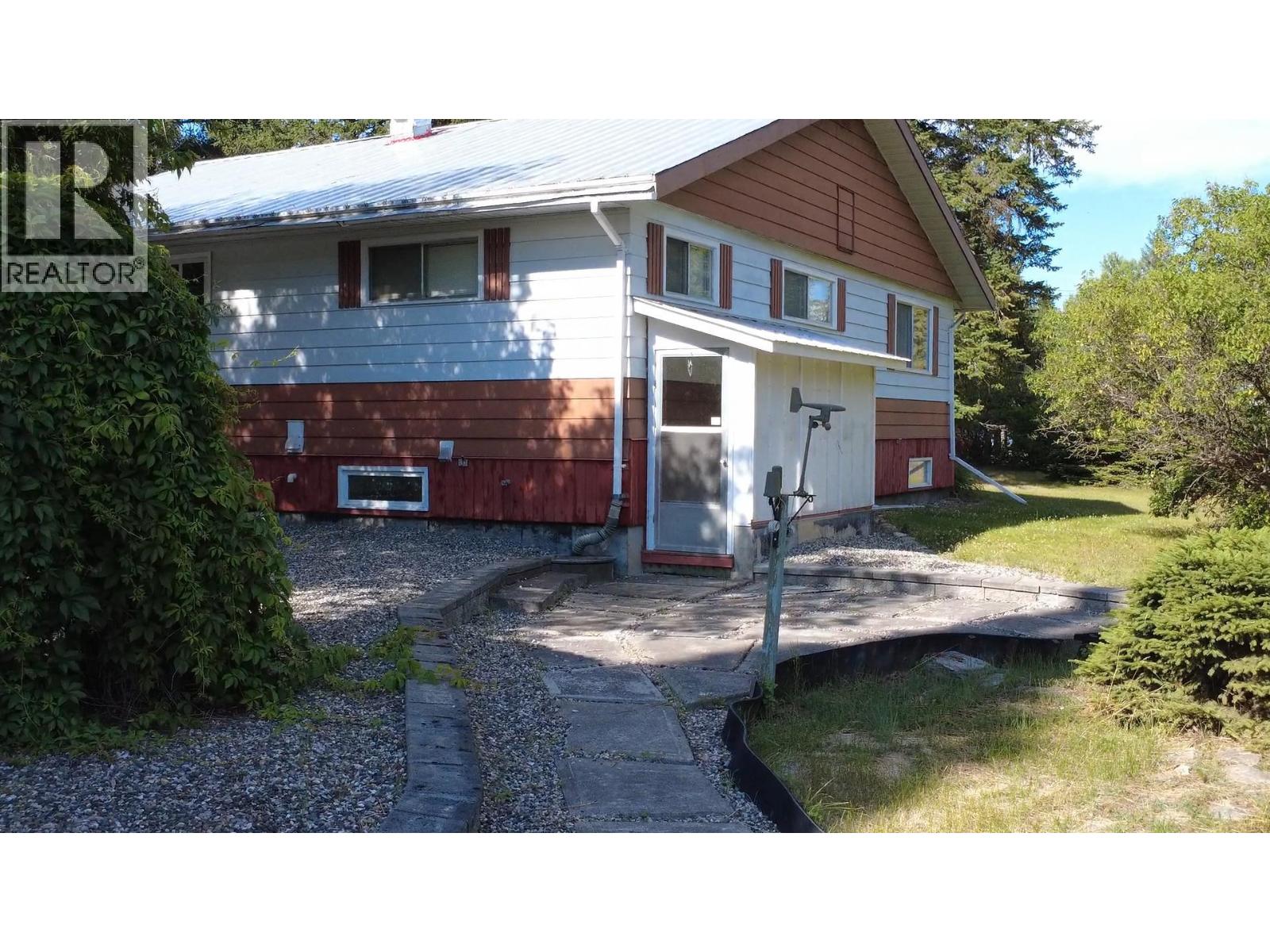 4817 White Road, Quesnel, British Columbia  V2J 6L4 - Photo 2 - R3149683