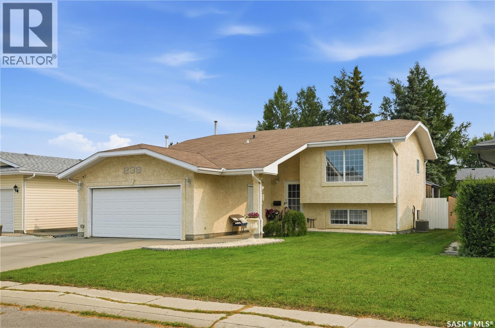 239 Manning Crescent, Saskatoon, Saskatchewan  S7L 6J3 - Photo 2 - SK043302