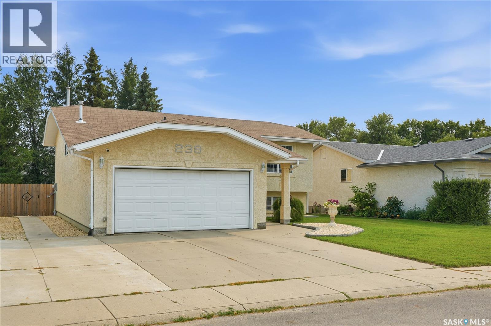 239 Manning Crescent, Saskatoon, Saskatchewan  S7L 6J3 - Photo 3 - SK043302