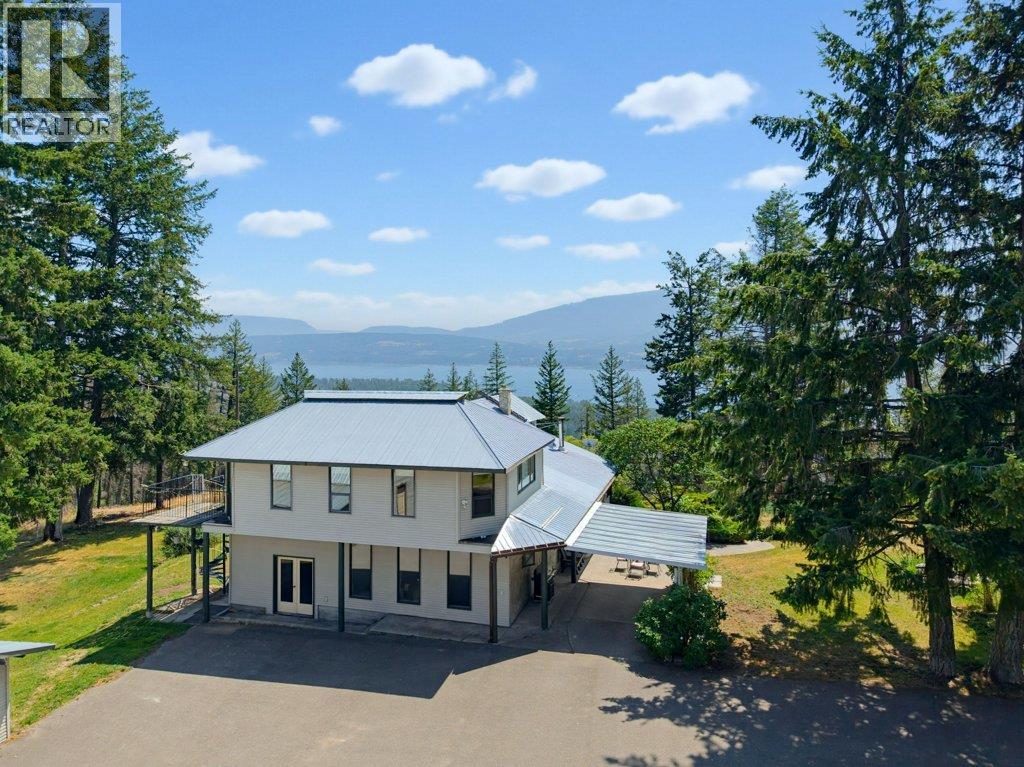 1722 Lee Creek Drive, Lee Creek, British Columbia  V0E 1M4 - Photo 3 - 10394930
