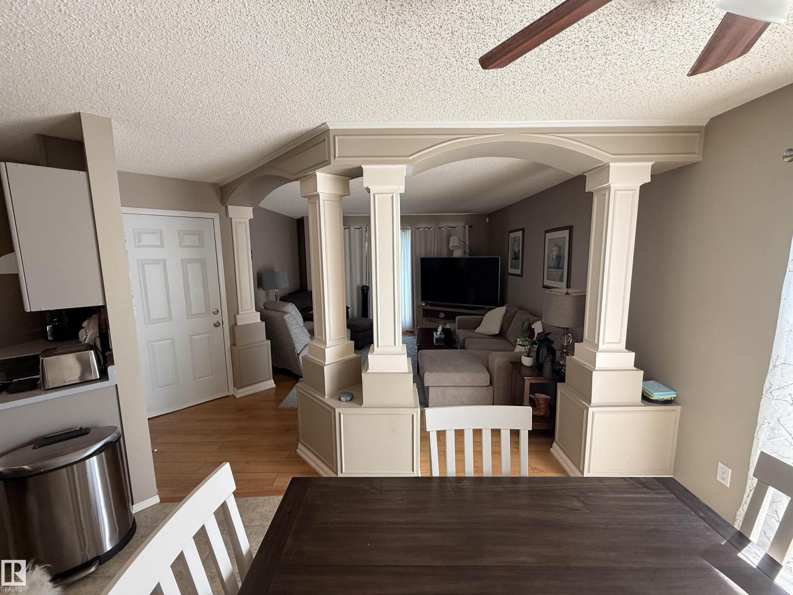 10 Weston Co, Spruce Grove, Alberta  T7X 3J5 - Photo 2 - E4500836