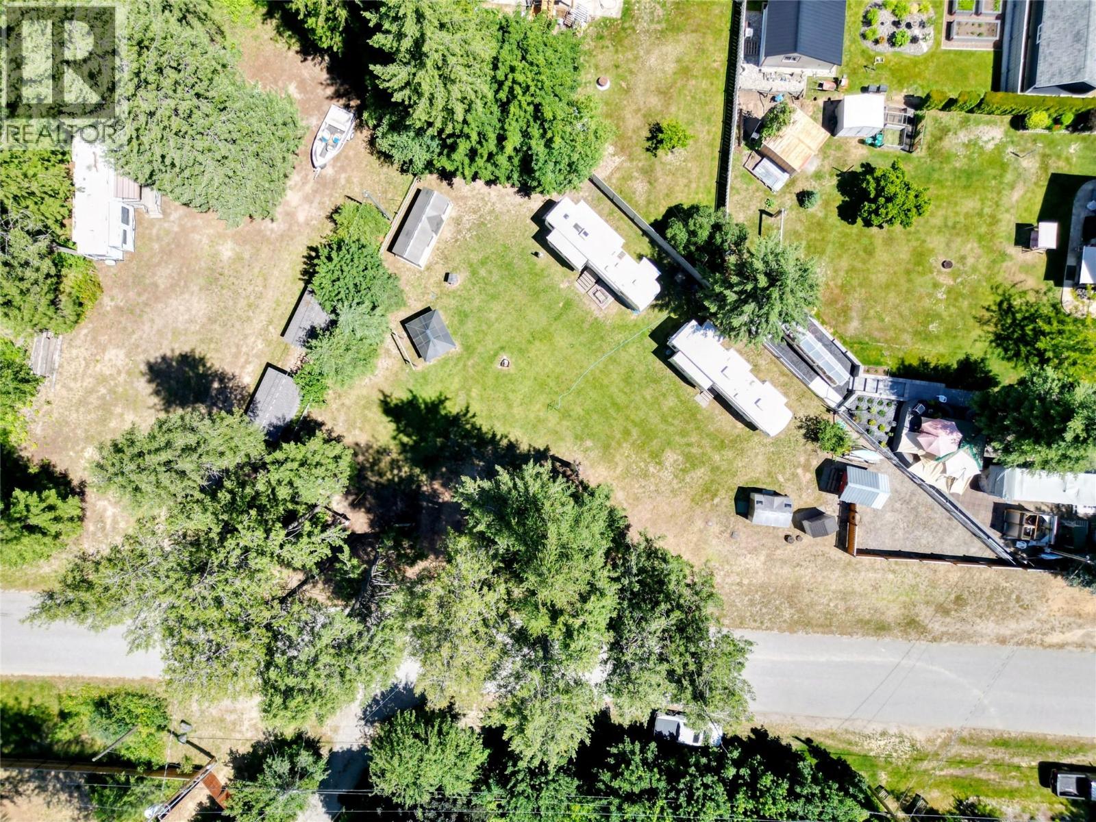 1664 Santa Rosa Road, Christina Lake, British Columbia V0H 1E0 - Photo 2 - 10392778