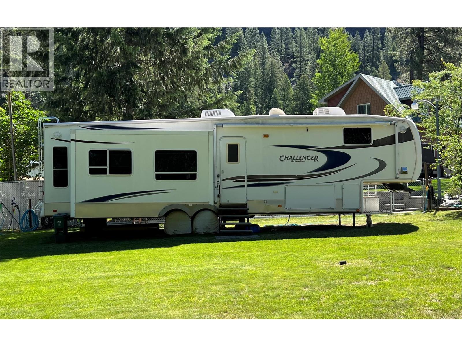 1664 Santa Rosa Road, Christina Lake, British Columbia V0H 1E0 - Photo 3 - 10392778
