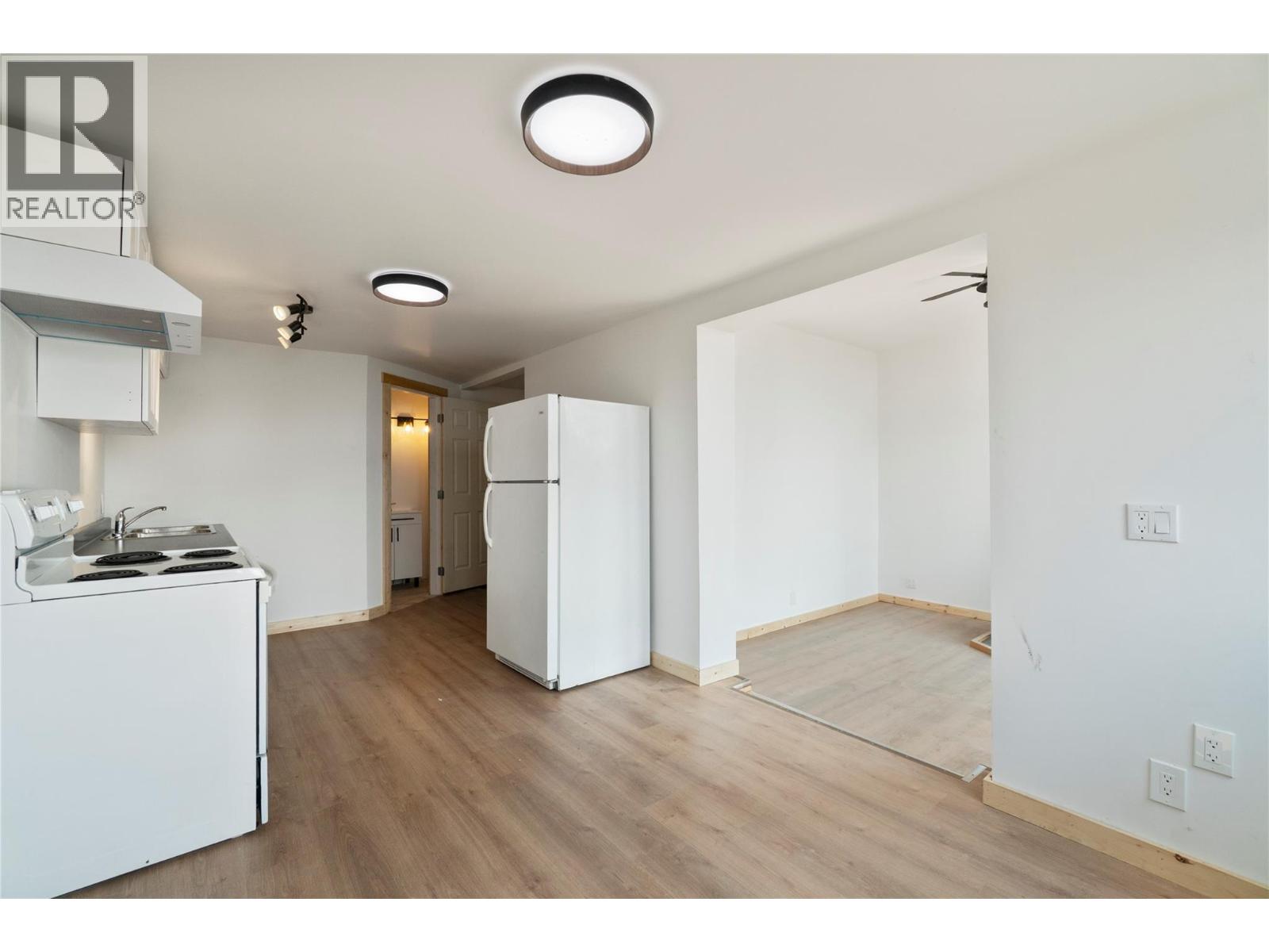 1278 Lee Creek Drive, Lee Creek, British Columbia  V0E 1M4 - Photo 10 - 10395959