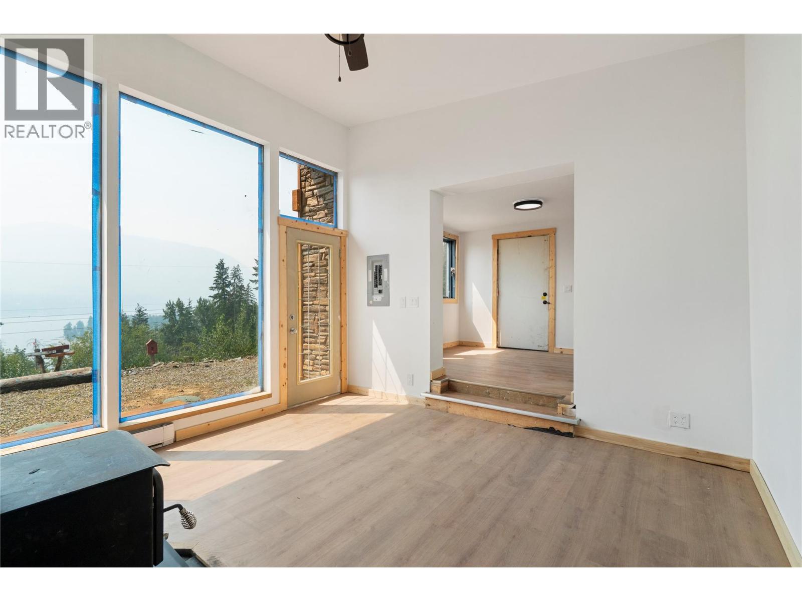 1278 Lee Creek Drive, Lee Creek, British Columbia  V0E 1M4 - Photo 4 - 10395959