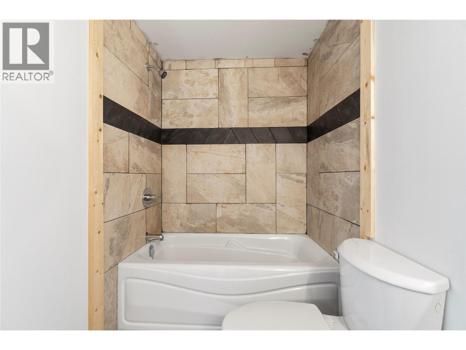 1278 Lee Creek Drive, Lee Creek, British Columbia  V0E 1M4 - Photo 14 - 10395959