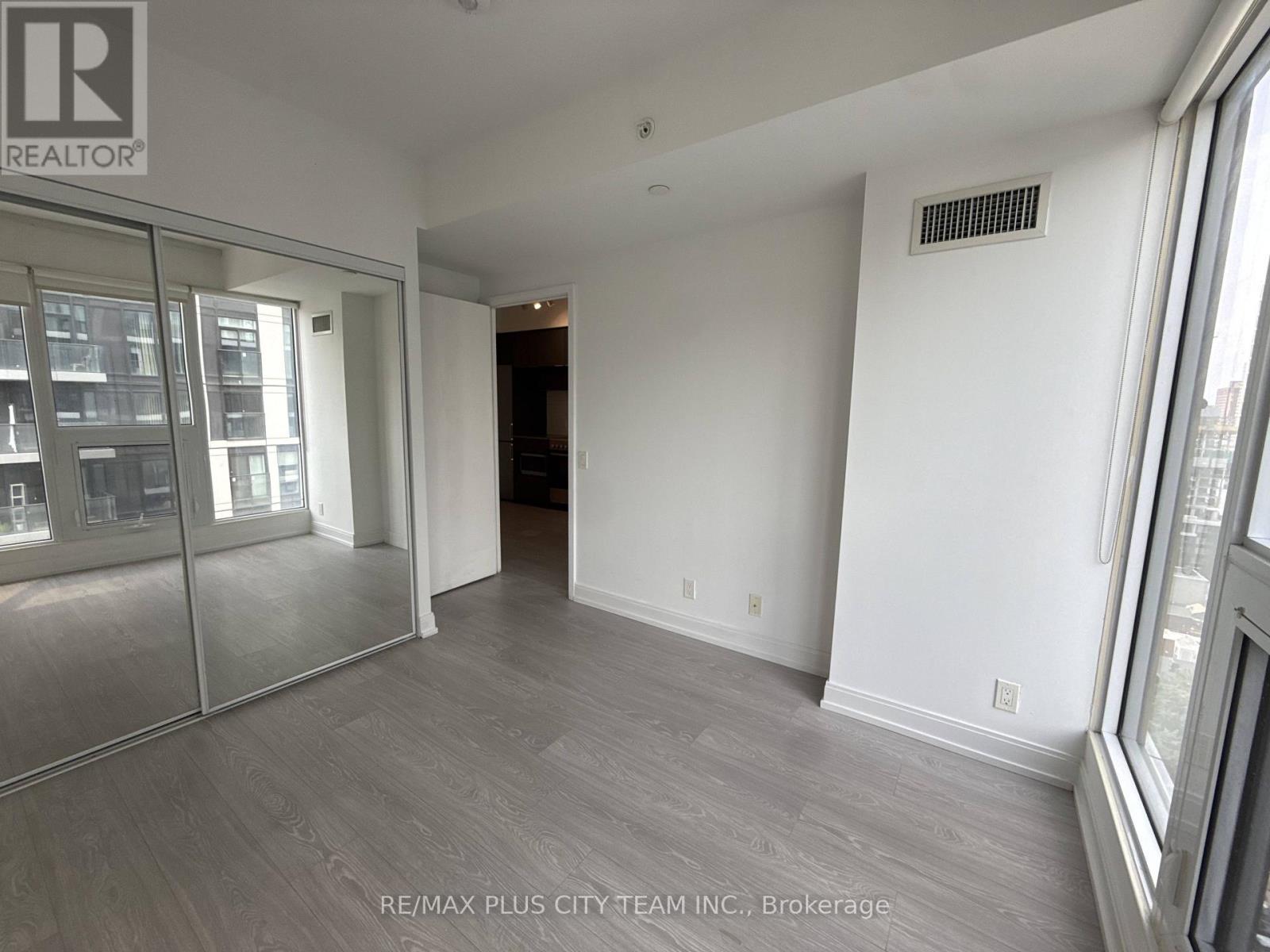 1901 - 181 Dundas Street E, Toronto, Ontario  M5A 0N5 - Photo 10 - C13609666