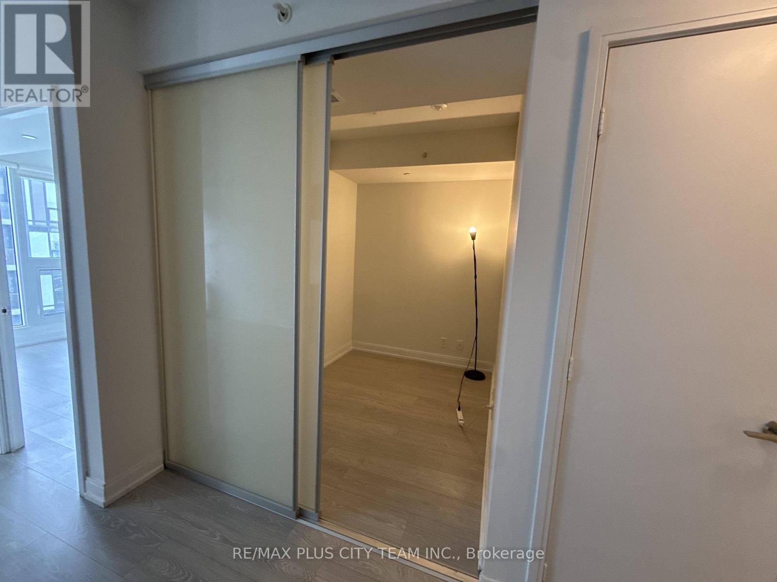 1901 - 181 Dundas Street E, Toronto, Ontario  M5A 0N5 - Photo 11 - C13609666