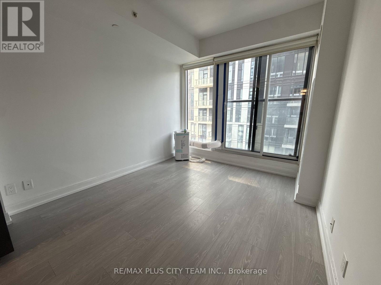 1901 - 181 Dundas Street E, Toronto, Ontario  M5A 0N5 - Photo 2 - C13609666