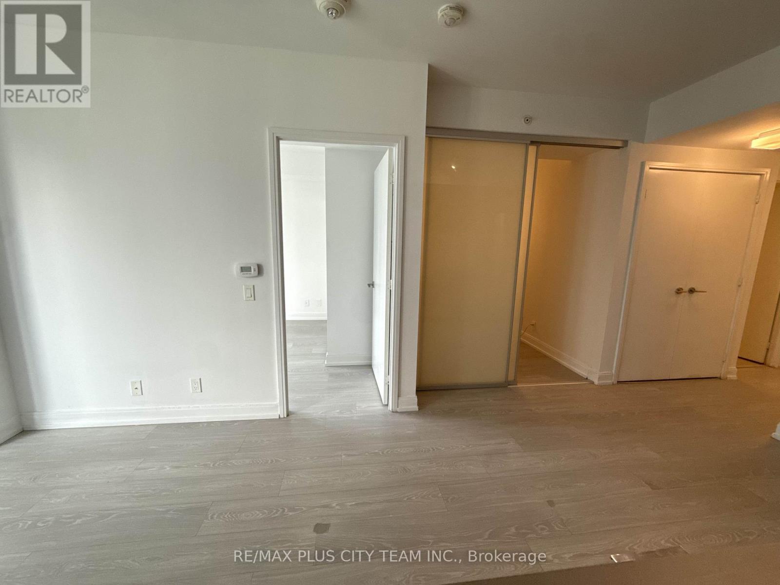 1901 - 181 Dundas Street E, Toronto, Ontario  M5A 0N5 - Photo 3 - C13609666